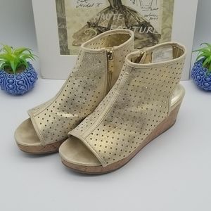 Kenneth Cole NY  kid wedges